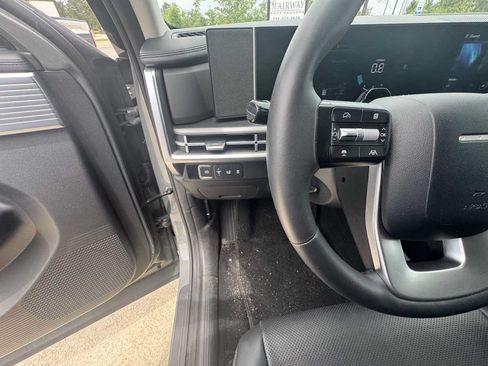 Used 2026 Hyundai Santa Fe SEL FWD image 17