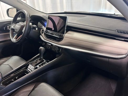 Used 2022 Jeep Compass Limited image 21