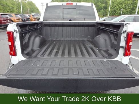 Used 2025 RAM 1500 Big Horn AWD/4WD image 9