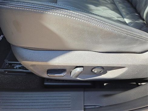 Used 2023 Nissan Rogue Platinum image 16