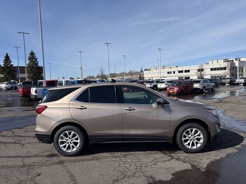 Used 2018 Chevrolet Equinox LT image 5
