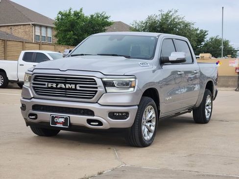 Used 2024 RAM 1500 Laramie AWD/4WD image 12