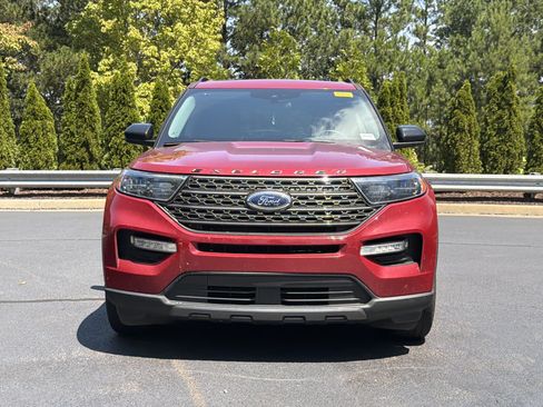 Used 2024 Ford Explorer XLT w/ Equipment Group 202A RWD image 13