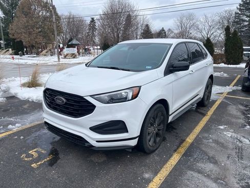Used 2023 Ford Edge SE w/ Black Appearance Package image 1