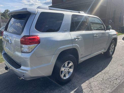 Used 2010 Toyota 4Runner SR5 image 5