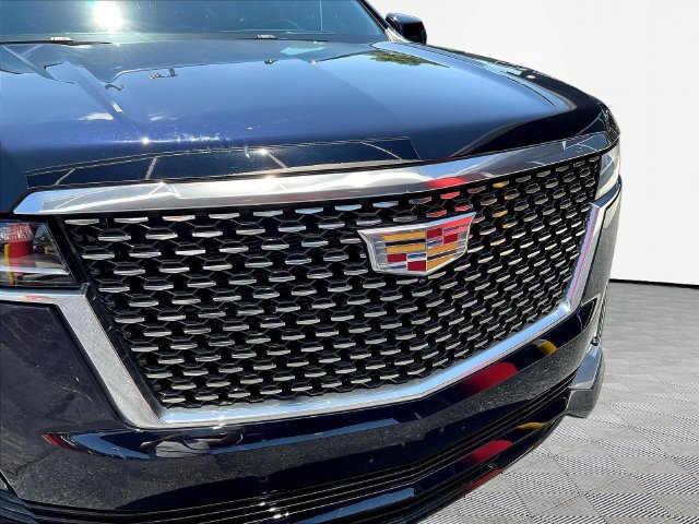 Used 2024 Cadillac Escalade ESV Premium Luxury AWD/4WD image 36