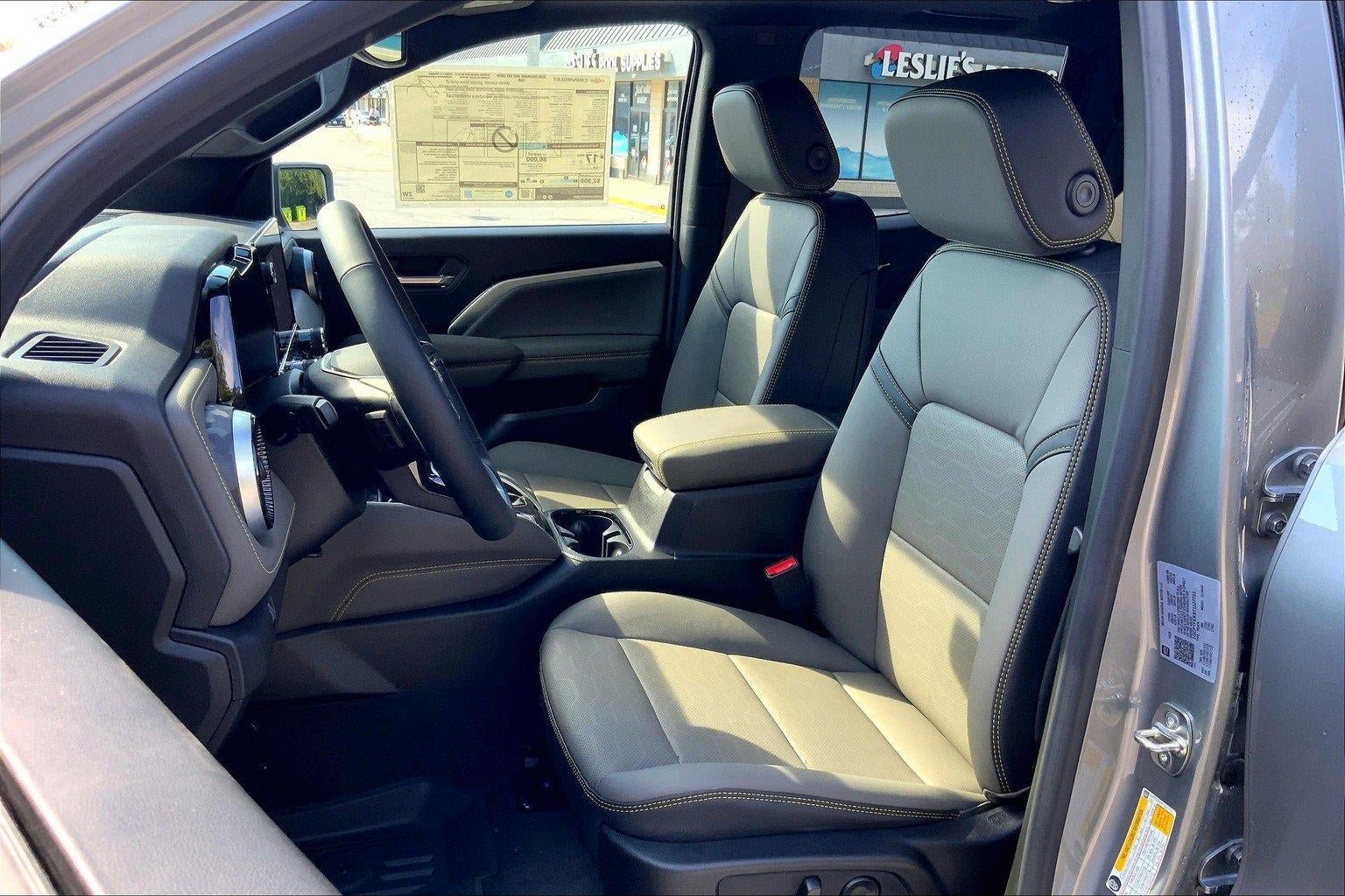 New 2026 Chevrolet Colorado ZR2 w/ Technology Package AWD/4WD image 9