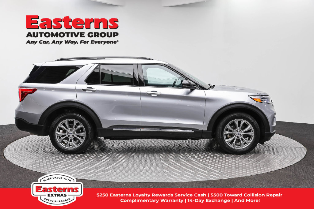Used 2023 Ford Explorer XLT w/ Equipment Group 202A AWD/4WD image 5