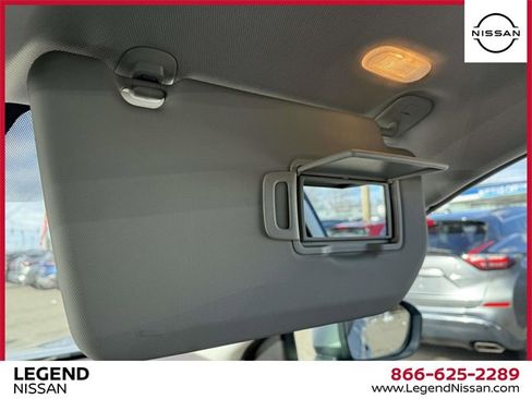 Used 2022 Nissan Rogue SV image 32