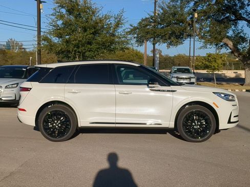 New 2026 Lincoln Corsair Reserve w/ Jet Appearance Package image 2