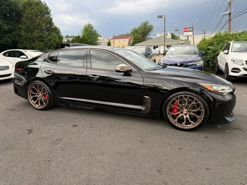 Used 2018 Kia Stinger GT1 RWD image 12