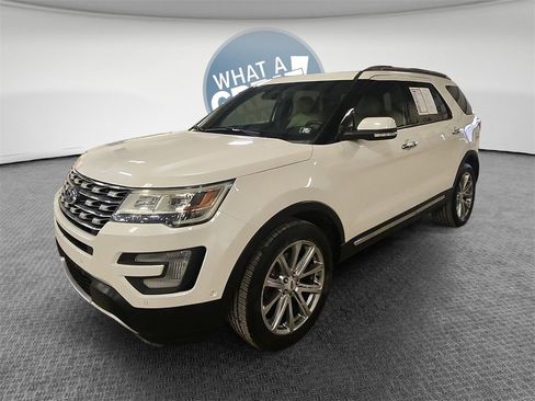 Used 2017 Ford Explorer Limited w/ Equipment Group 301A image 8