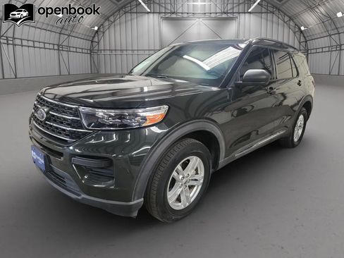 Used 2022 Ford Explorer XLT AWD/4WD image 1