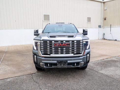 Used 2024 GMC Sierra 3500 Denali w/ Denali Reserve Package image 3