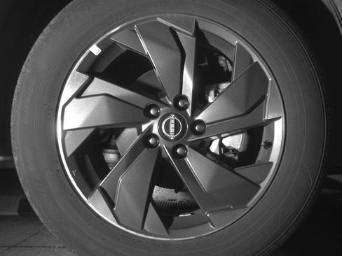 Used 2025 Nissan Rogue SV FWD image 13