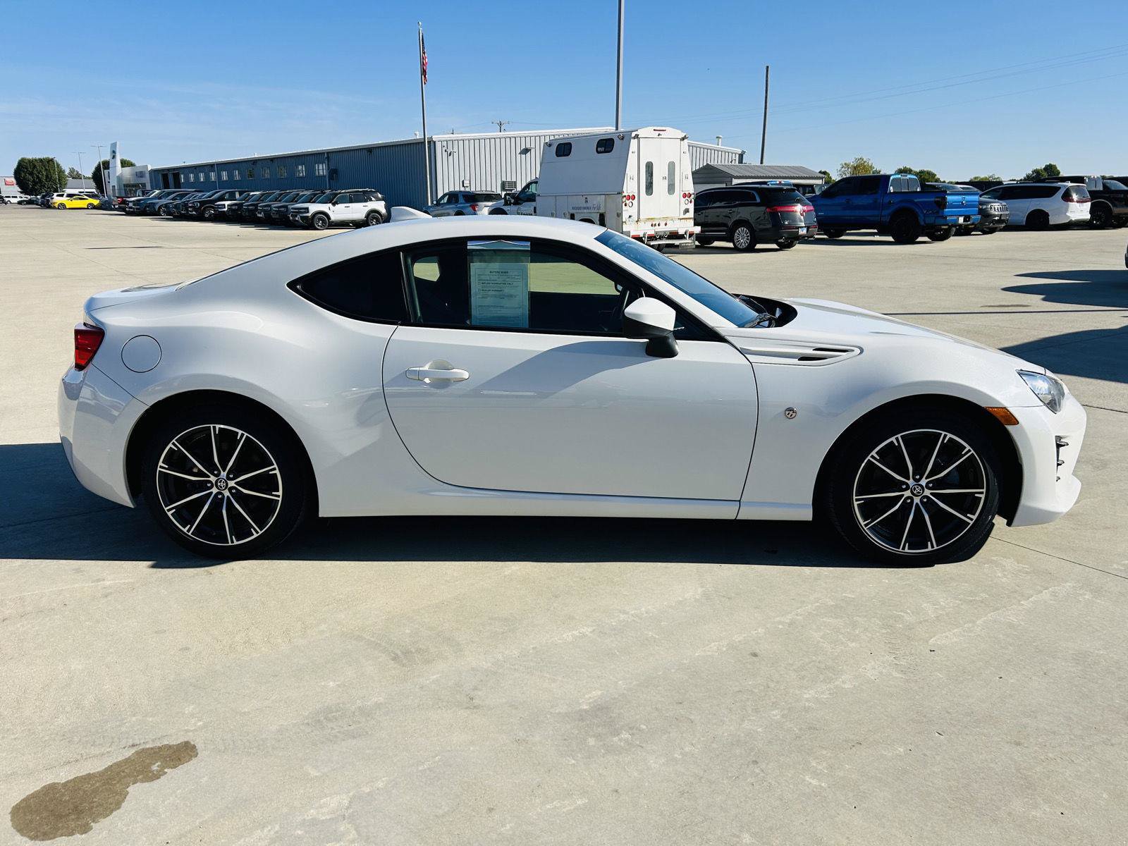 Used 2017 Toyota 86 RWD image 29