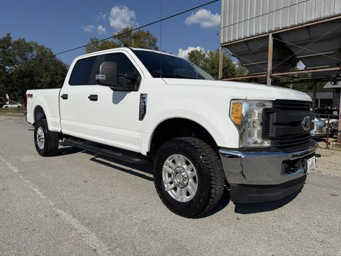 Used 2017 Ford F250 XL w/ Power Equipment Group AWD/4WD image 9