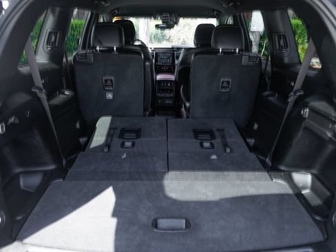 Used 2024 Jeep Grand Cherokee L Laredo AWD/4WD image 9