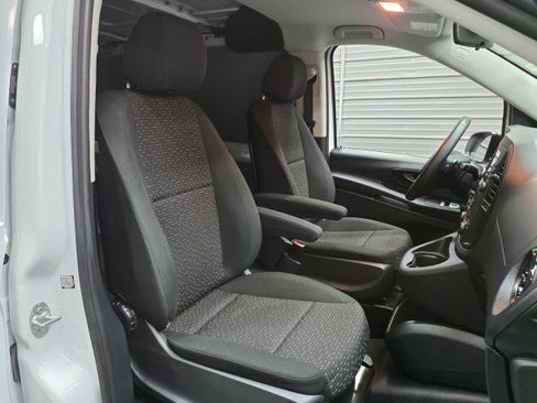 Used 2021 Mercedes-Benz Metris image 17