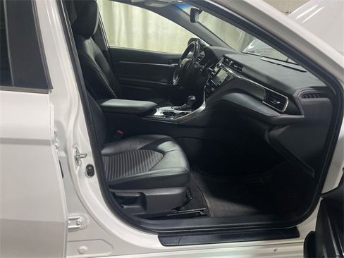Used 2020 Toyota Camry SE image 24