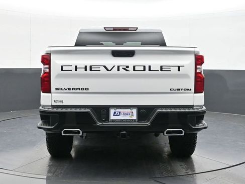 New 2026 Chevrolet Silverado 1500 Custom Trail Boss w/ LPO, Dark Essentials Package AWD/4WD image 11