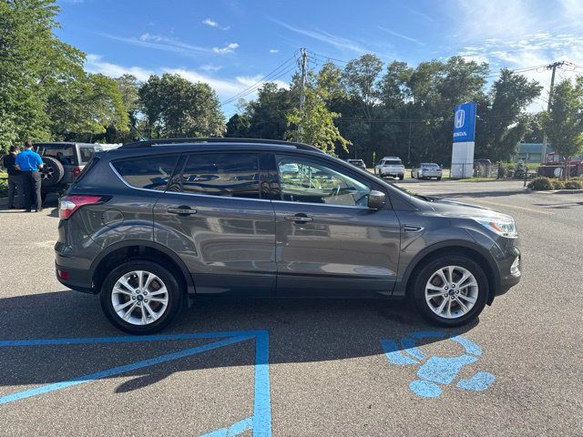 Used 2017 Ford Escape SE w/ SE Leather Comfort Package AWD/4WD image 9