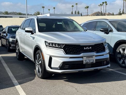 Used 2023 Kia Sorento EX AWD/4WD image 2