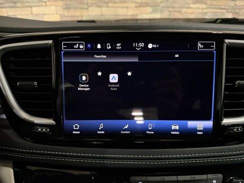 Used 2022 Chrysler Pacifica Touring-L image 19