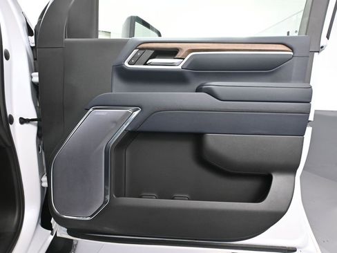 Used 2024 Chevrolet Silverado 2500 High Country w/ Technology Package image 53