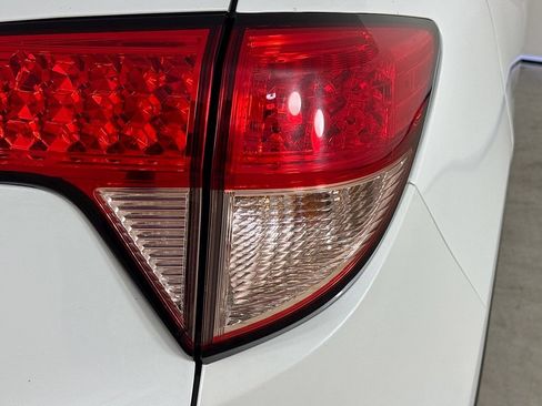 Used 2016 Honda HR-V EX image 32