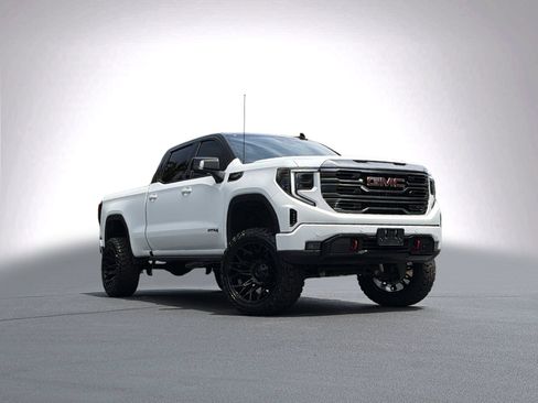 Used 2024 GMC Sierra 1500 AT4 w/ Technology Package AWD/4WD image 2