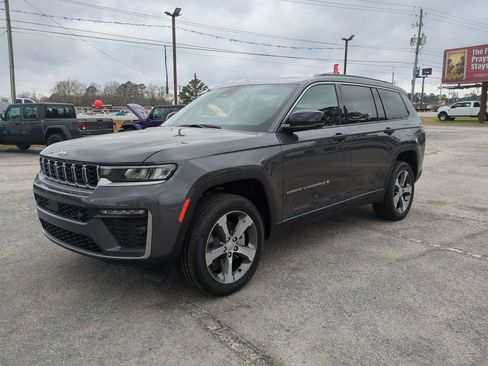 New 2026 Jeep Grand Cherokee L Limited w/ Luxury Tech Group II RWD image 7