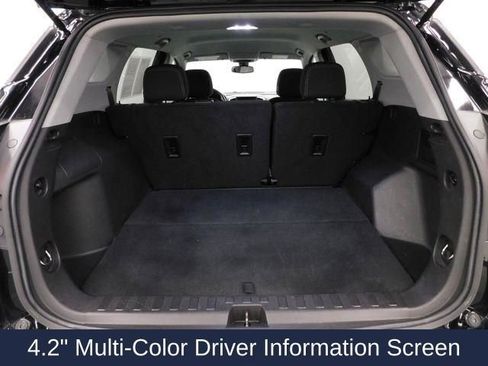 Used 2024 GMC Terrain SLE image 23