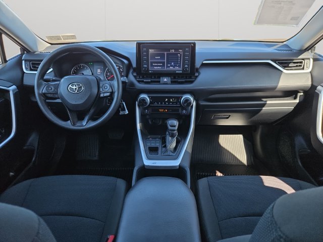 Certified 2022 Toyota RAV4 LE AWD/4WD image 17
