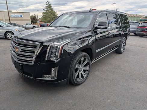 Used 2017 Cadillac Escalade ESV Platinum AWD/4WD image 3