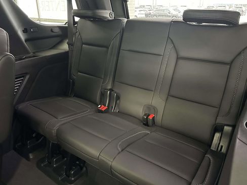 Used 2024 GMC Yukon Denali w/ Advanced Technology Package image 12