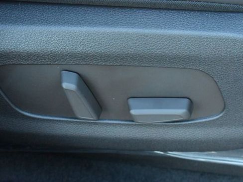 New 2026 Kia Carnival EX FWD image 13