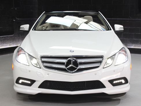 Used 2011 Mercedes-Benz E 550 Cabriolet image 7