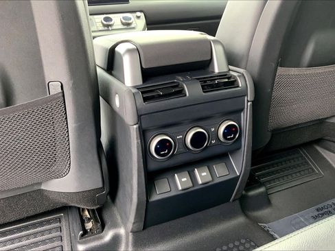 Used 2023 Land Rover Defender 110 SE image 34