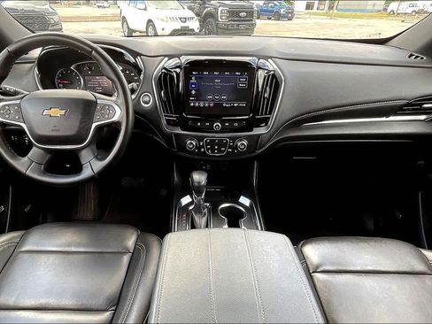 Used 2023 Chevrolet Traverse LT w/ LT Premium Package image 7