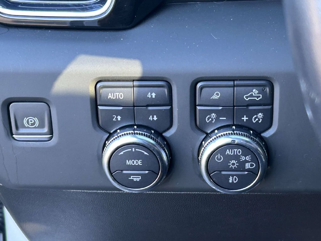 Used 2024 GMC Sierra 1500 Denali Ultimate AWD/4WD image 25