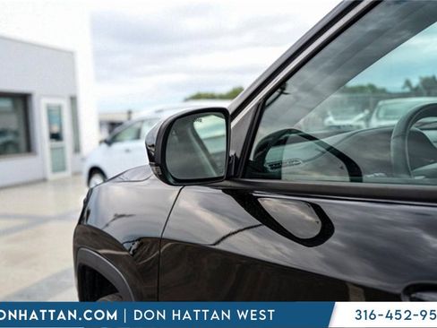 Used 2022 Jeep Compass Limited image 30
