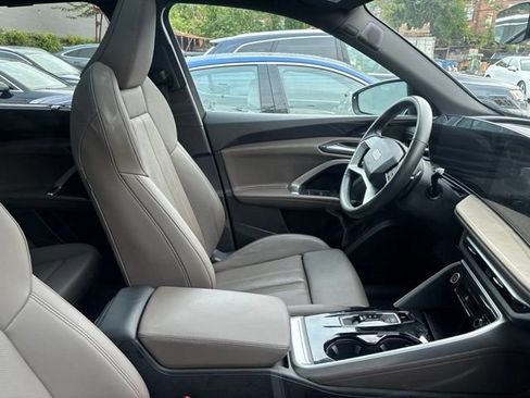 Used 2025 Audi Q5 Premium Plus w/ Premium Plus AWD/4WD image 10