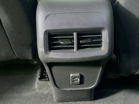 Used 2019 Chevrolet Equinox LT image 28