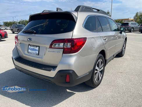 Used 2018 Subaru Outback 2.5i Limited AWD/4WD image 5
