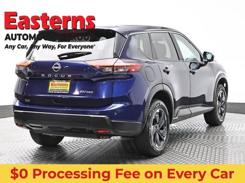Used 2024 Nissan Rogue SV AWD/4WD image 5