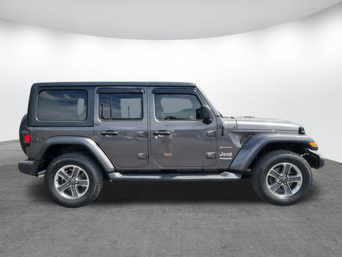 Used 2018 Jeep Wrangler Unlimited Sahara AWD/4WD image 2