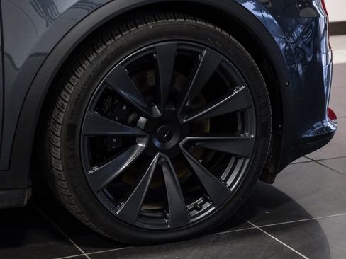 Used 2022 Tesla Model X image 57