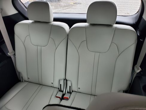 Used 2021 Kia Sorento S image 14