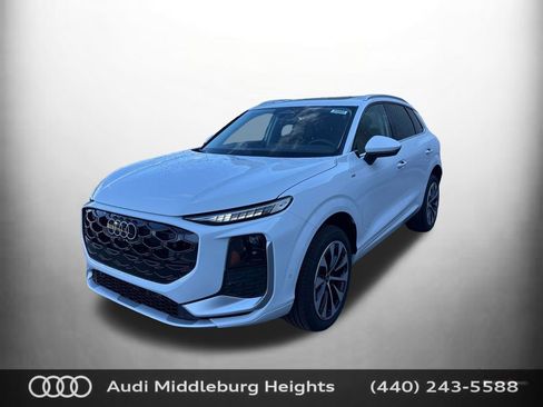 New 2026 Audi Q3 quattro 2.0T image 3